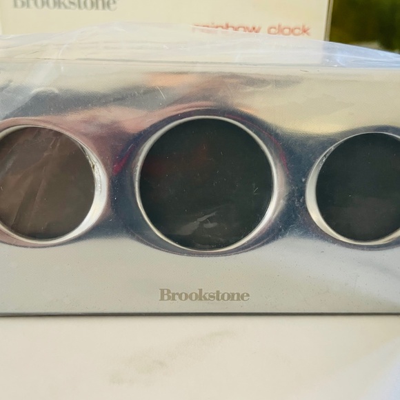 Brookstone vintage 'Rainbow Clock', New - Picture 3 of 4